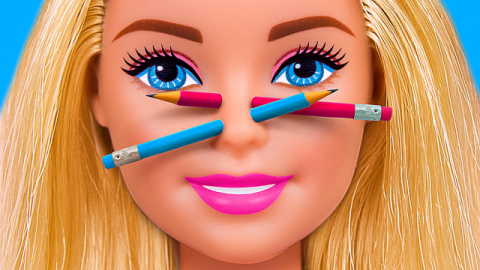  11 DIY Miniature Barbie School Supplies Really Work / Clever Barbie Hacks And Crafts