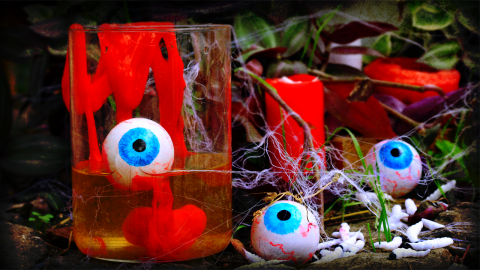  DIY Halloween Eyeballs, Slime And Spider Web 